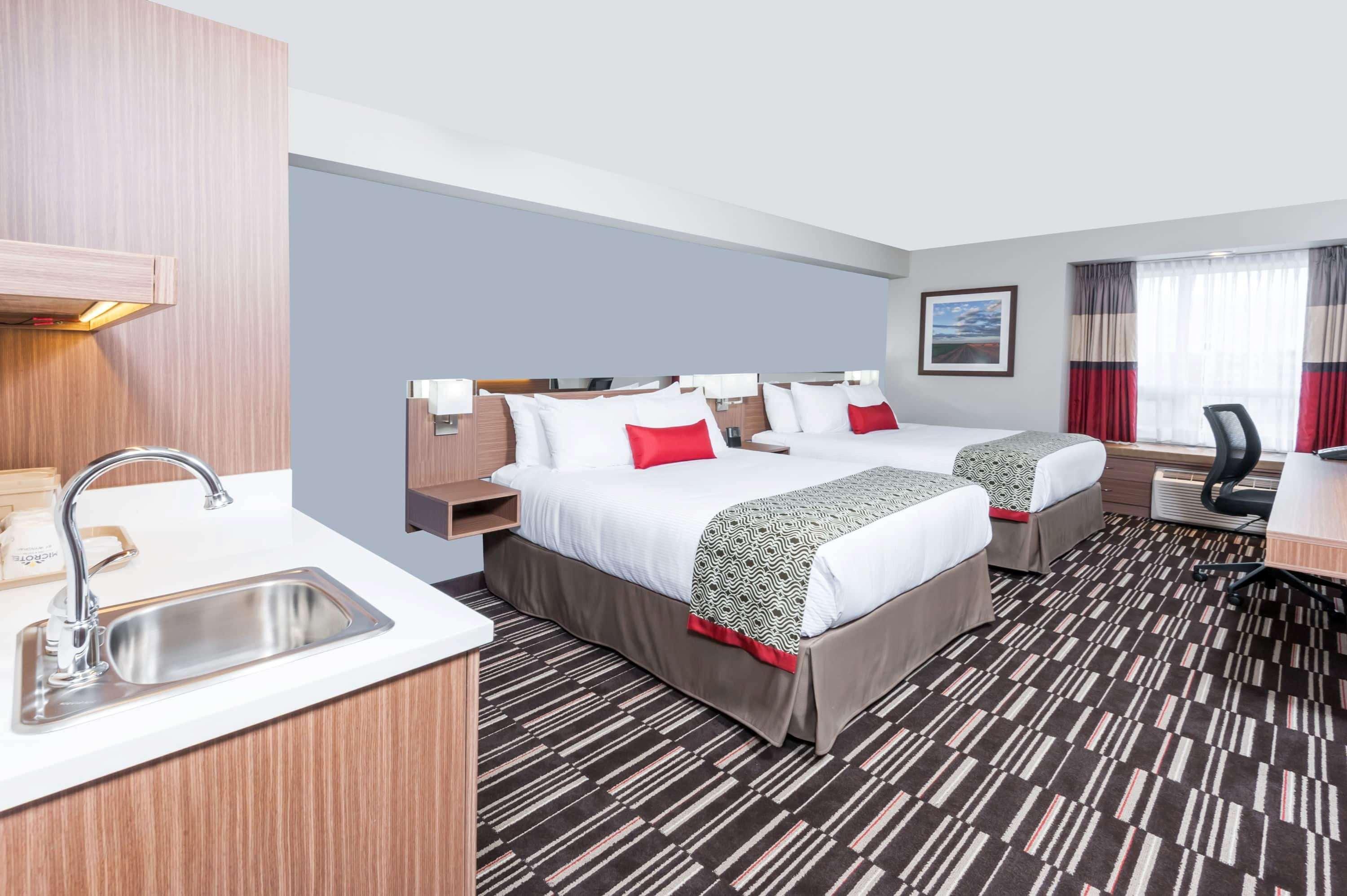 Microtel Inn & Suites By Wyndham Fort Saint John Fort St. John Экстерьер фото